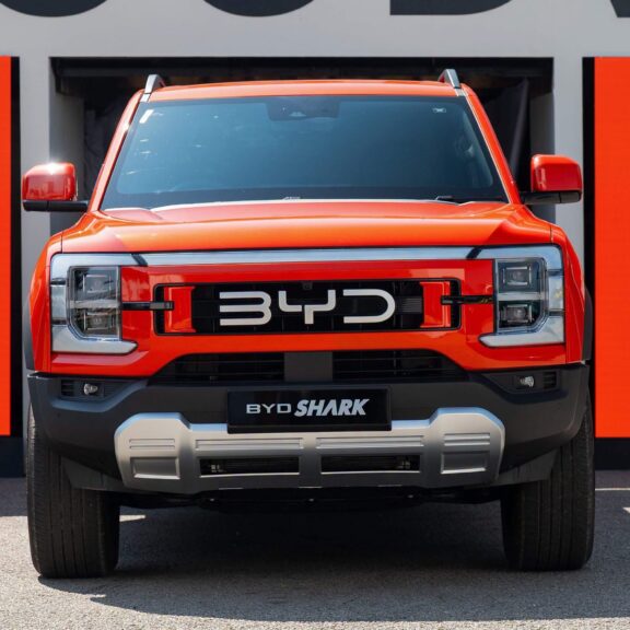 BYD Shark Hybride Ce pick-up hybride de 436 ch qui va faire trembler la concurrence