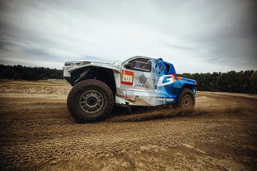 Dania Akeel sera au volant du DKR GR FC Hilux lors des essais ainsi que pour sa première épreuve compétitive, le Rallye Dakar